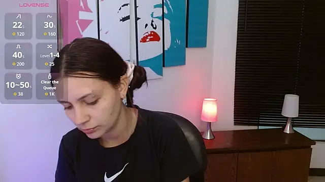 AlanaGarcia19 online show from 10.21.25