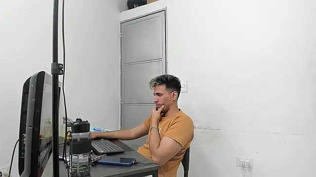 destroys snow white online show from 09.23.25