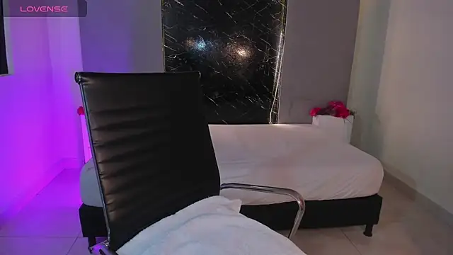 Hannacooper3 online show from 10.09.25