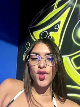 Hannacooper3 online show from 12.03.25