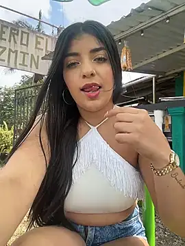 Isaa-Sweet online show from 02.17.26