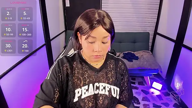 Snapshot of ThaliaBrooks_ chatting on 10.10.25 ThaliaBrooks online show from 10.10.25