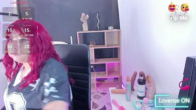 Snapshot of ThaliaBrooks_ chatting on 10.29.25 ThaliaBrooks online show from 10.29.25