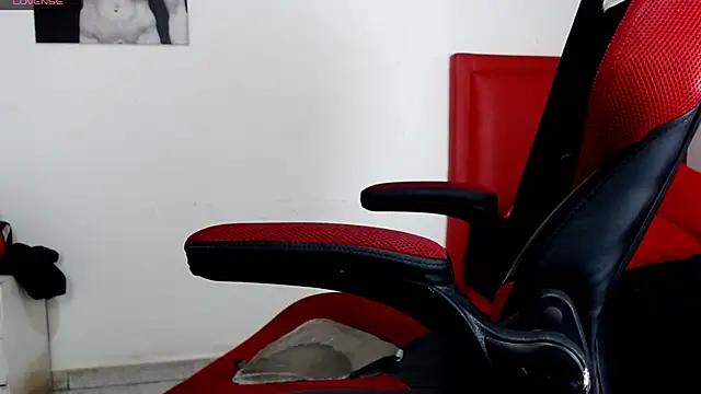 Snapshot of Codyknightt chatting on 11.12.25 Codyknightt online show from 11.12.25