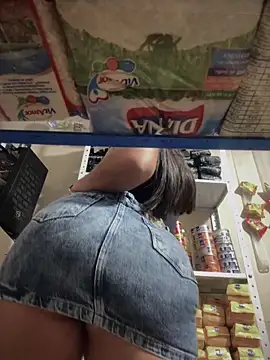 Snapshot of AlanaRouss chatting on 09.12.25 AlanaRouss online show from 09.12.25