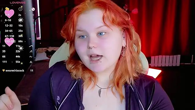 Snapshot of fillisfox_ chatting on 04.18.26 fillisfox online show from 04.18.26