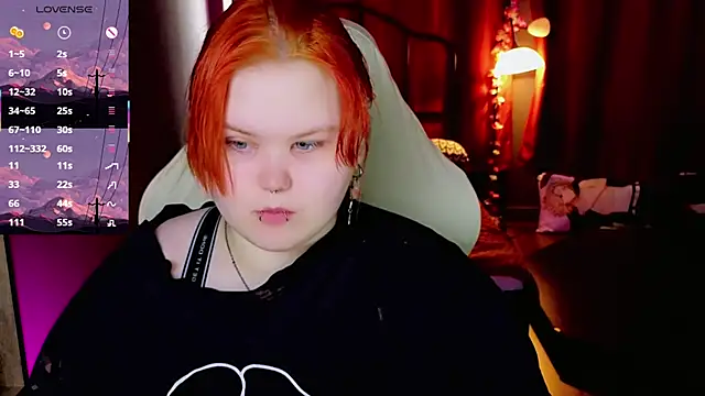 Snapshot of fillisfox_ chatting on 04.22.26 fillisfox online show from 04.22.26