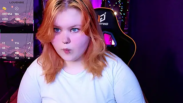 Snapshot of fillisfox_ chatting on 05.26.26 fillisfox online show from 05.26.26