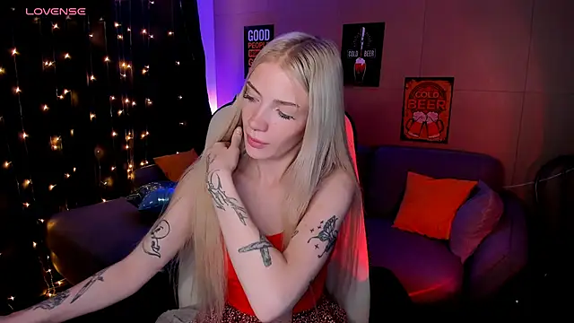 AnyaTaylor  online show from 09.25.25