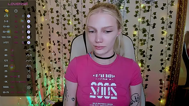 AnyaTaylor  online show from 02.03.26