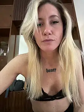 Snapshot of caritadeangellll chatting on 09.13.25 caritadeangellll online show from 09.13.25