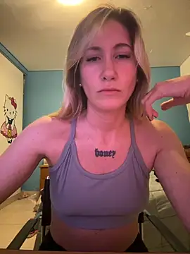 Snapshot of caritadeangellll chatting on 11.02.25 caritadeangellll online show from 11.02.25