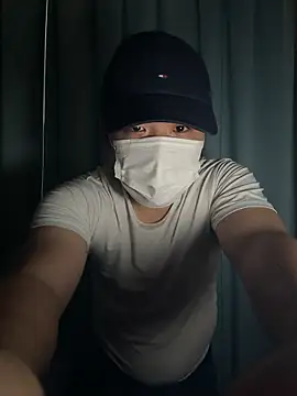 Snapshot of daikimaeda chatting on 09.15.25 daikimaeda online show from 09.15.25