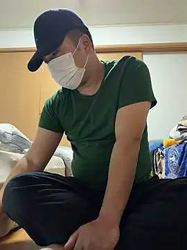 Snapshot of daikimaeda chatting on 11.17.25 daikimaeda online show from 11.17.25