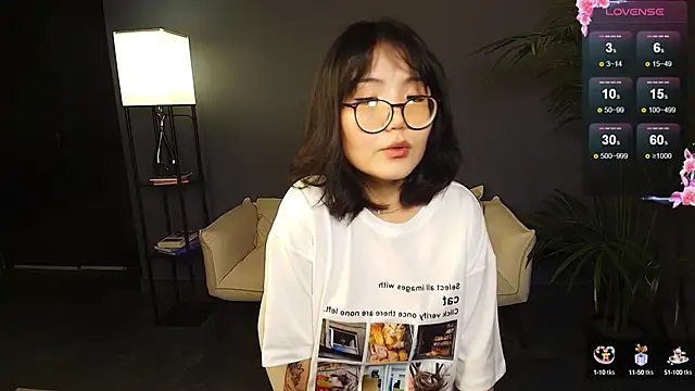 Erikawai online show from 09.18.25