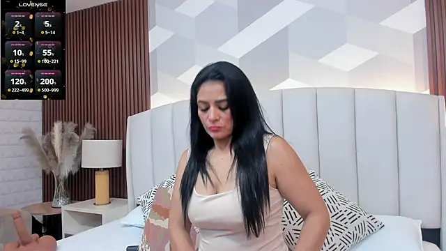 Snapshot of Mommy_Naughty chatting on 02.09.26 Mommy Naughty online show from 02.09.26