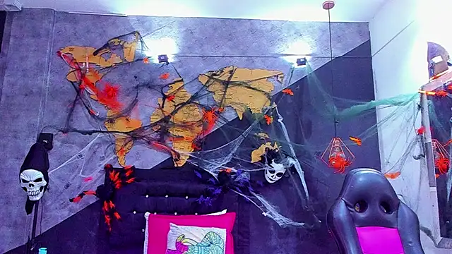 Snapshot of Maiam__Rossi chatting on 11.08.25 Maiam Rossi online show from 11.08.25