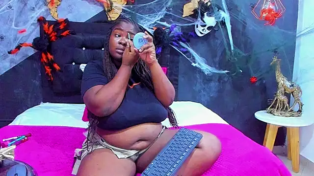 Snapshot of Maiam__Rossi chatting on 11.09.25 Maiam Rossi online show from 11.09.25