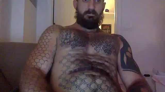 Snapshot of Bearlyfuckinglogan chatting on 06.30.26 Bearlyfuckinglogan online show from 06.30.26
