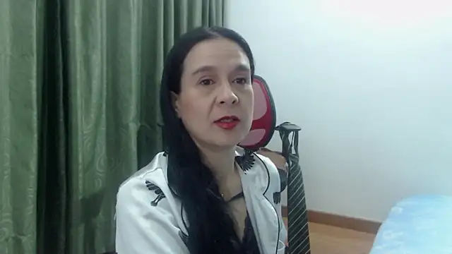 Aileendarkhot online show from 12.20.25