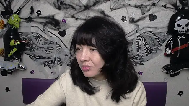 SelenaFly online show from 10.31.25