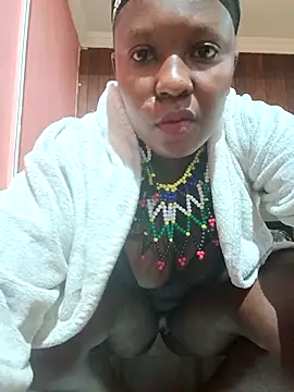 Snapshot of DarkQueen_94 chatting on 10.02.25 DarkQueen 94 online show from 10.02.25