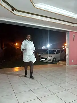 Snapshot of DarkQueen_94 chatting on 10.18.25 DarkQueen 94 online show from 10.18.25