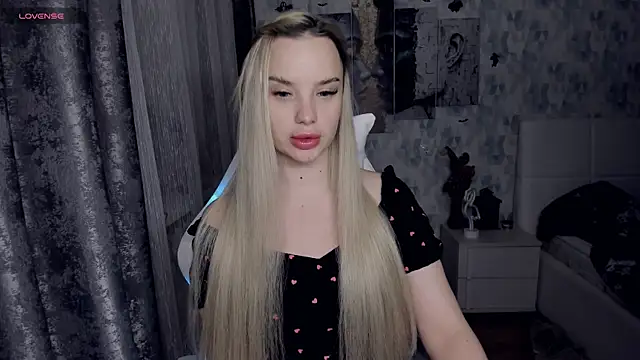 KiraKrox online show from 12.17.25