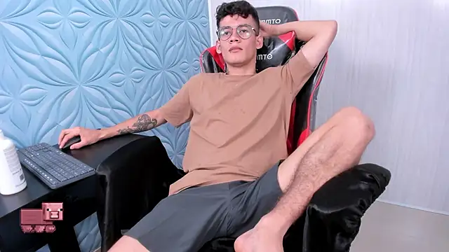 LittleMax23 online show from 10.22.25