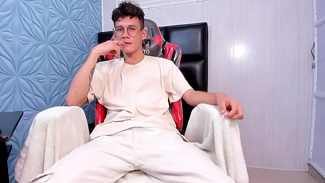 LittleMax23 online show from 11.01.25