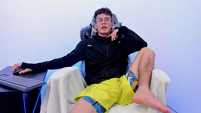 LittleMax23 online show from 11.05.25