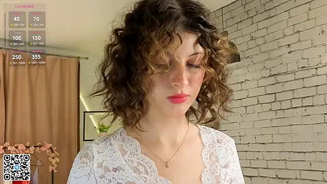 LorinaMaffitt online show from 10.15.25