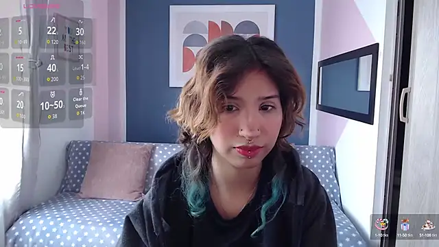 Snapshot of VenusMist chatting on 10.11.25 VenusMist online show from 10.11.25