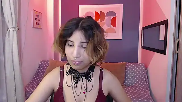 Snapshot of VenusMist chatting on 10.29.25 VenusMist online show from 10.29.25