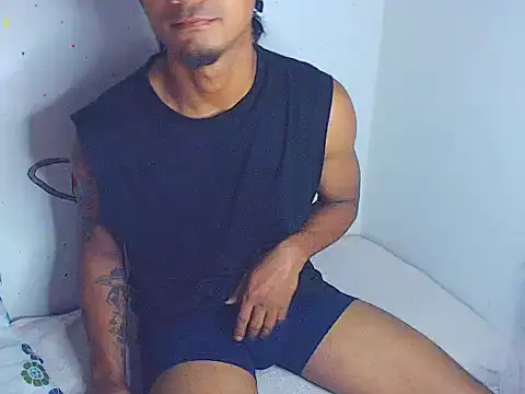 Snapshot of davidcutterr chatting on 10.05.25 davidcutterr online show from 10.05.25