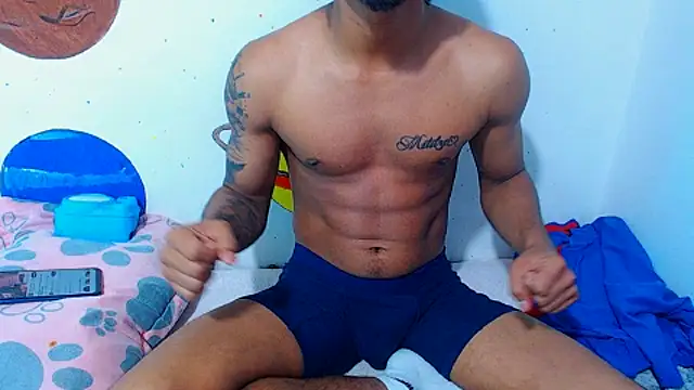 Snapshot of davidcutterr chatting on 10.05.25 davidcutterr online show from 10.05.25