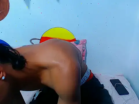 Snapshot of davidcutterr chatting on 10.07.25 davidcutterr online show from 10.07.25