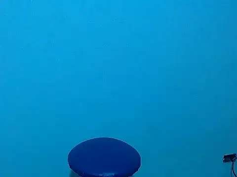 Snapshot of davidcutterr chatting on 10.22.25 davidcutterr online show from 10.22.25