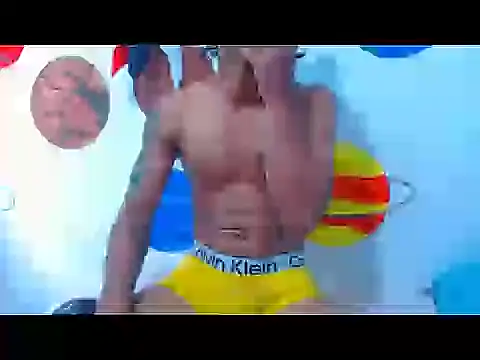 Snapshot of davidcutterr chatting on 10.25.25 davidcutterr online show from 10.25.25