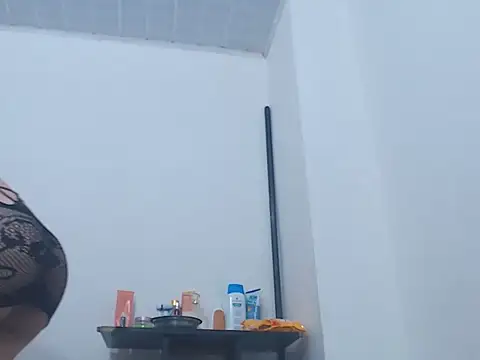 Snapshot of natashat_lorent chatting on 10.02.25 natashat lorent online show from 10.02.25