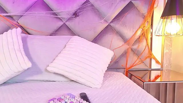 Snapshot of gemma_sm chatting on 10.21.25 gemma sm online show from 10.21.25