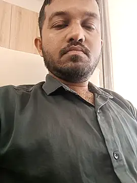 Snapshot of VJ17 chatting on 10.07.25 VJ17 online show from 10.07.25