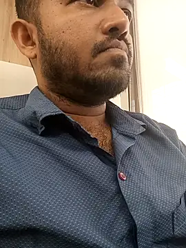 Snapshot of VJ17 chatting on 11.08.25 VJ17 online show from 11.08.25