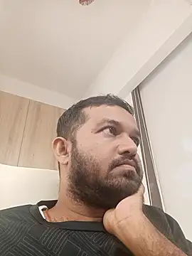 Snapshot of VJ17 chatting on 11.15.25 VJ17 online show from 11.15.25