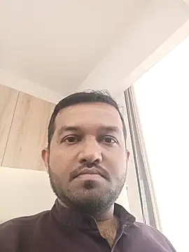 Snapshot of VJ17 chatting on 11.18.25 VJ17 online show from 11.18.25