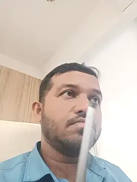 Snapshot of VJ17 chatting on 11.20.25 VJ17 online show from 11.20.25