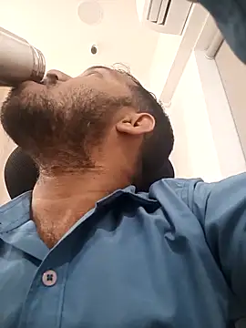 Snapshot of VJ17 chatting on 12.23.25 VJ17 online show from 12.23.25