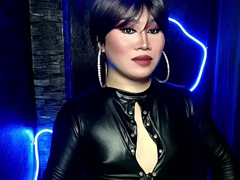 pretty lassy online show from 09.24.25