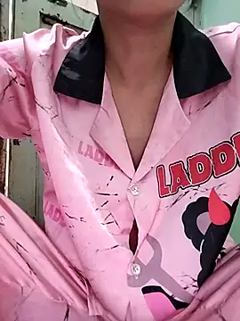 Snapshot of Sexyladzy chatting on 10.14.25 Sexyladzy online show from 10.14.25