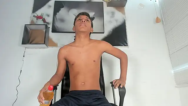 tyler twink boy online show from 09.25.25